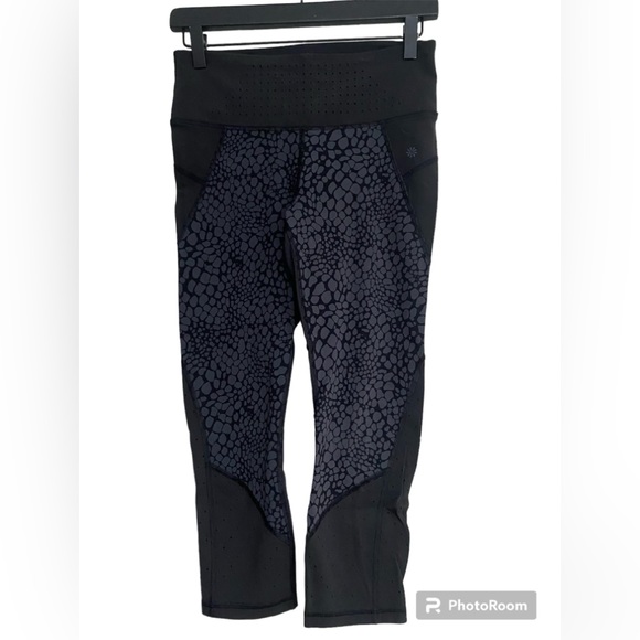 Athleta Pants - Athleta Crop Legging Size Small